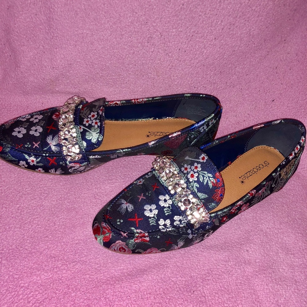 Shoedazzle Floral Loafers - Picture 4 of 6
